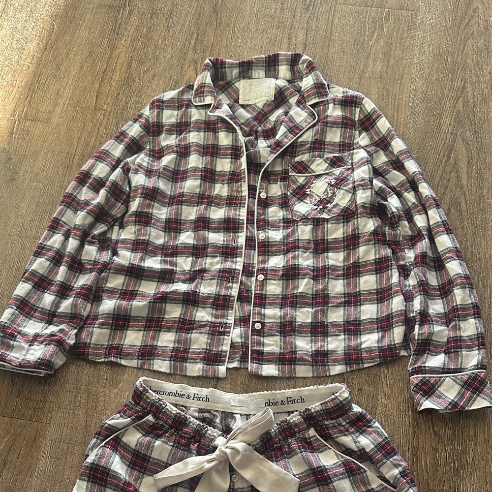 Abercrombie & Fitch Red and White Plaid Pajama Set - Flannel shorts set - Picture 8 of 8